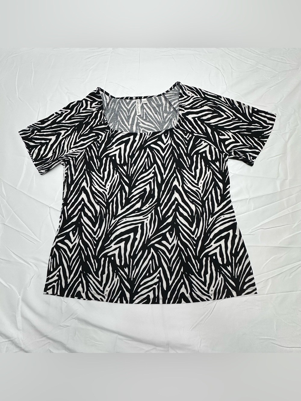Cato Women's Contour Fit
Black & White Zebra Print 
Scoop Neck Top